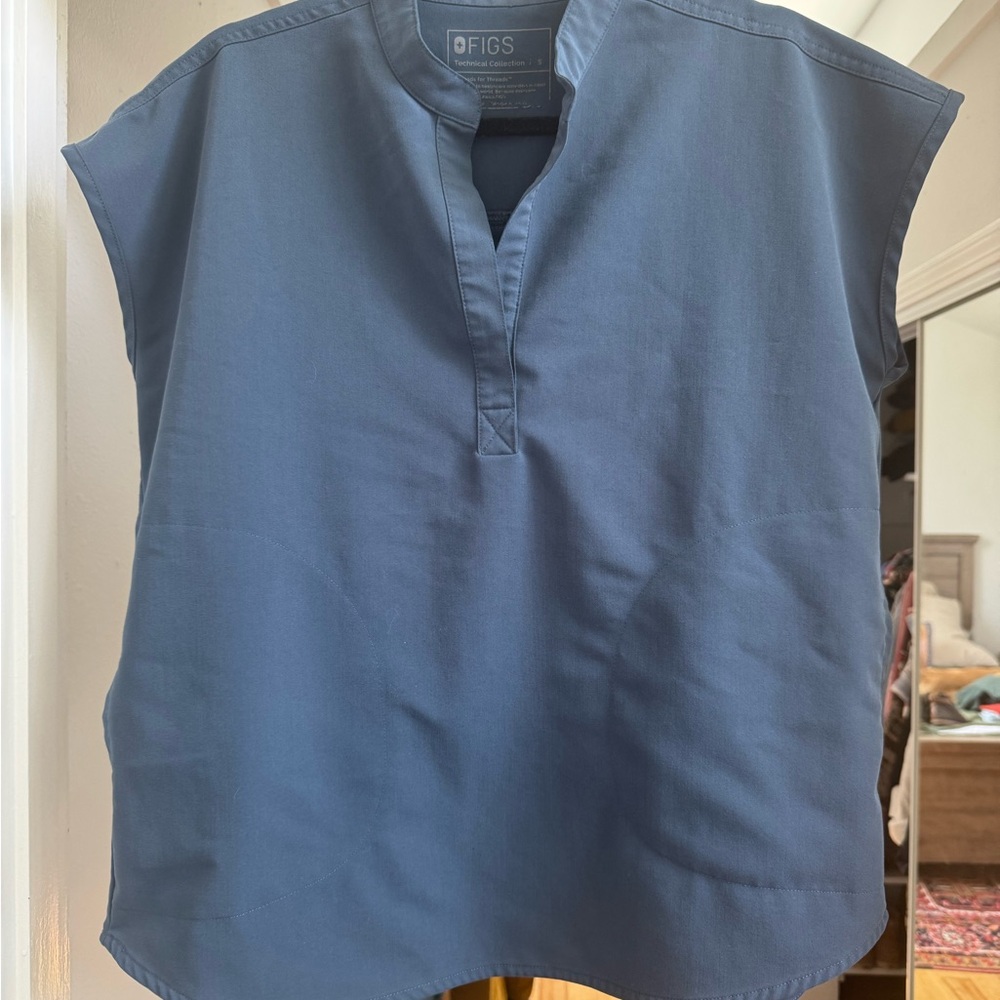 Figs Women's Slate Blue Pullover Scrub Top